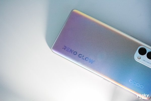 OPPO Reno5 Pro上手评测：最“晶”艳的5G人像视频手机